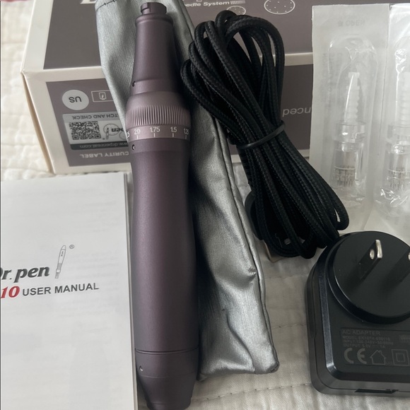 Dr. Pen Ultima A10 Microneedle System - Picture 2 of 6